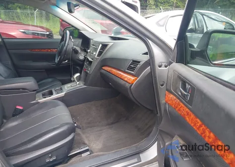 2011 Subaru Legacy 2.5I Limited z USA, uszkodzony, nr VIN 4S3BMCJ69B3263848